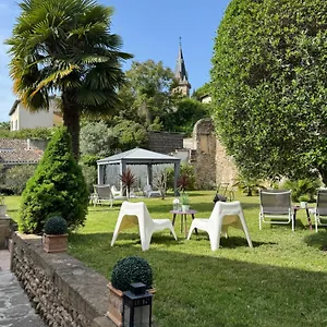 le-charles-ix.hotels-rhonealpes.com/